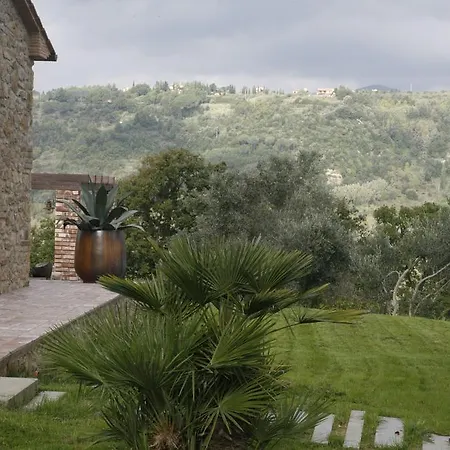 Berti Villa Montescudaio